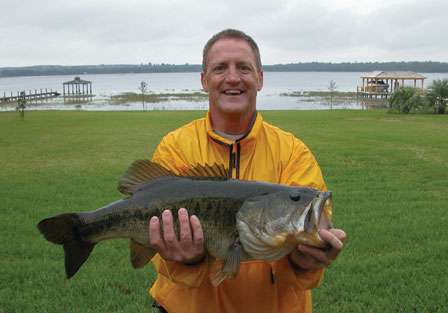 <strong>Rob Molnar</strong>
<p>
	10 pounds, 2 ounces<br />
	Johns Lake, Fla. | 12/4/2009; 9:07 a.m.<br />
	4-inch Rapala crankbait (ghost) | Weather: overcast, rainy<br />
	Water: 69 degrees, stained | Depth: 8 feet, open water</p>
