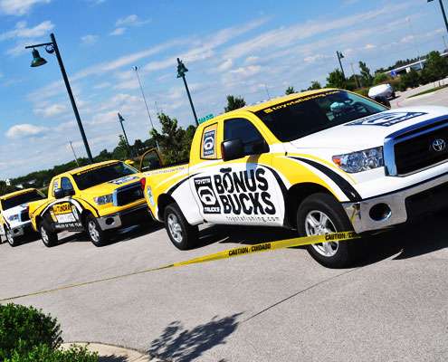 <p>
	 </p>
<p>
	Toyota Tundras line up to tow the anglers through the weigh-in.</p>
