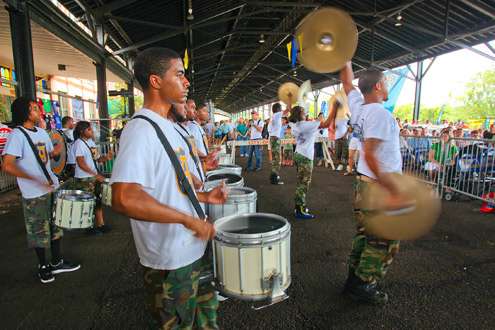 <p>
	A pre-weigh-in band warms the crowd up in Montgomery.</p>
