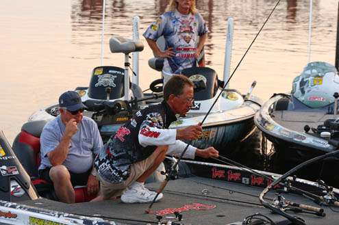 <p>
	Ohio pro Charlie Hartley is known as a smallmouth guru, so he should feel comfortable on Lake Michigan.</p>
