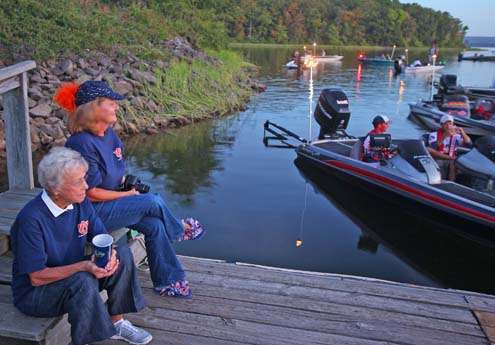 <p>
	Mothers and grandmothers as well as other family members gathered for the early-morning launch.</p>
