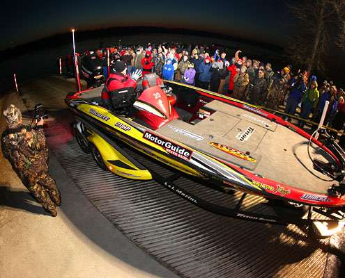 <p>Boyd Duckett greets the fans before Day Two.</p>
