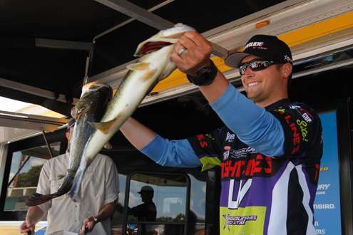 <p>Justin Lucas (10th, 27-6)</p>
