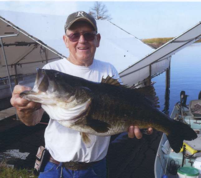 William Remington<br>
Indiana<br>
10-8<br>
Lake Tohopekaliga, Florida<br>
7-inch shiner