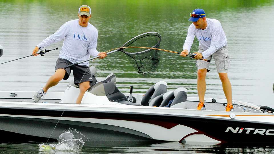 ...while the Wells brothers were reaching for the net. 