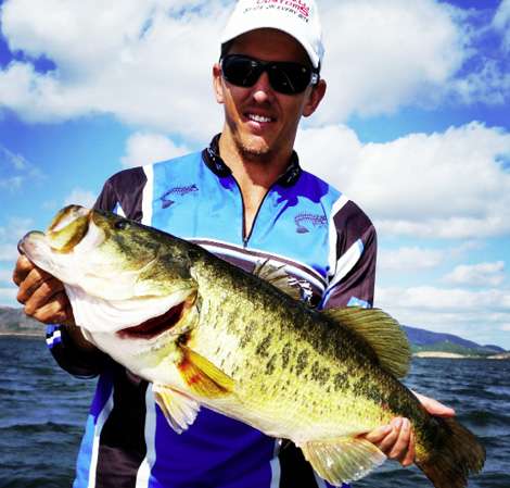 David Collyer<br>
Zimbabwe<br>
10-6<br>
Lake Mutirikwi, Zimbabwe<br>
Custom spinnerbait (green)