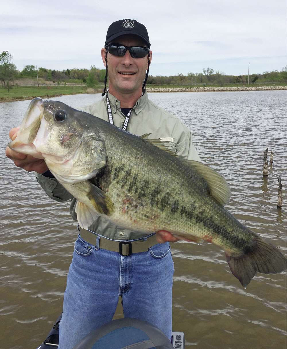 <br>Curtis Bohlman 
<br>Oklahoma
<br>10-9
<br>Bellcow Lake, Oklahoma 
<br>Soft jerkbait (green pumpkin) 