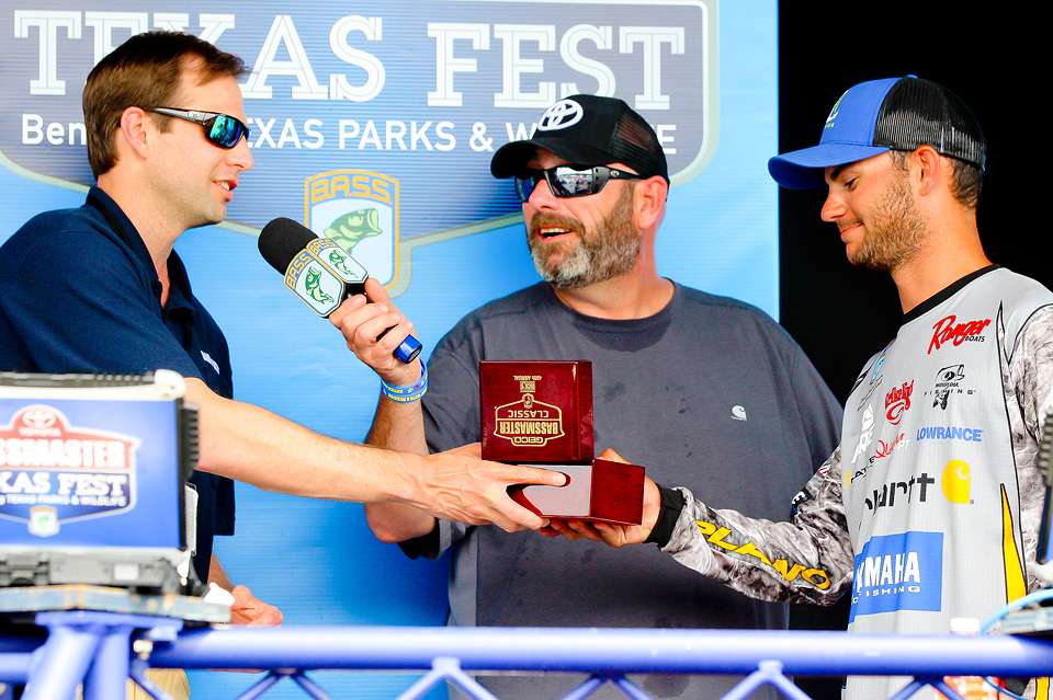 Jordan Lee officially receives his Bassmaster Classic championship ring.
