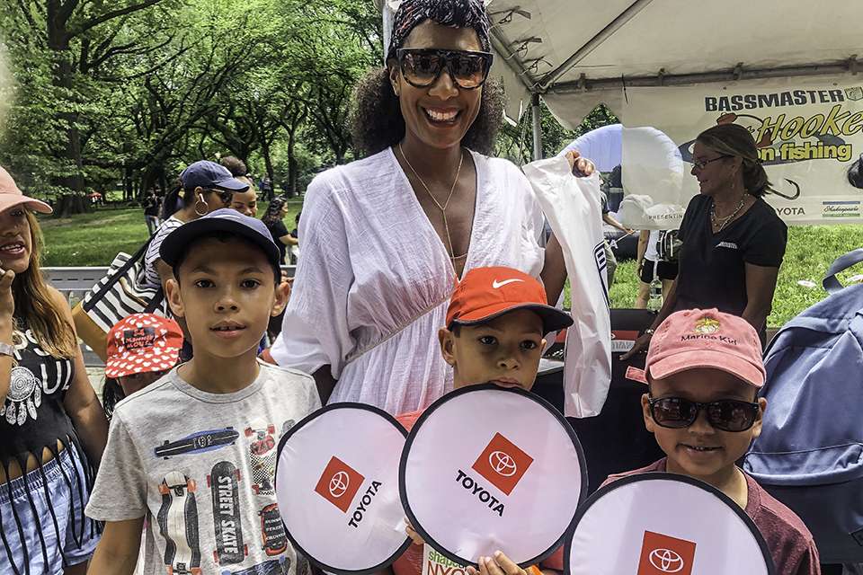 There were lots of moms who had no idea how to introduce their kids to fishing. One mom said, âItâs so cool that you are teaching city kids to fish. We go to upstate New York in the summers so now theyâll be able to fish when we go.â