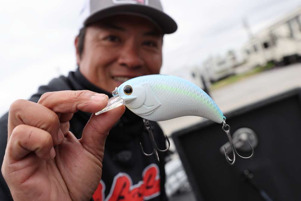 Kimura shows off the Deps Evoke 4.0, which is a larger version of the original Evoke crankbait. 