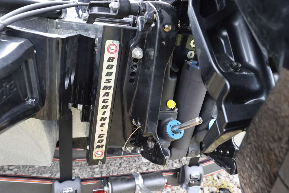 A Bob's Machine Shop jackplate raises and lowers his Mercury outboard. 